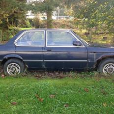 BMW E21 320 (SOLGT)