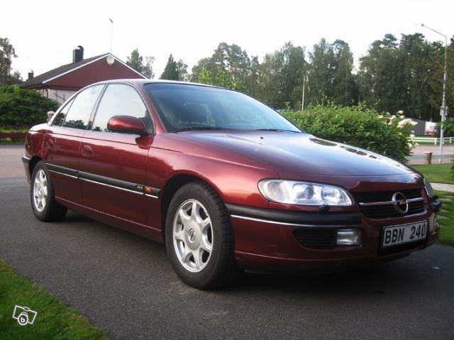 Opel Omega B MV6 - Et billede fra annoncen, bilen hentede vi selv i Sverige i sensommeren 2008 - deraf det svenske reg. nr. Her med vinterfælgene billede 7