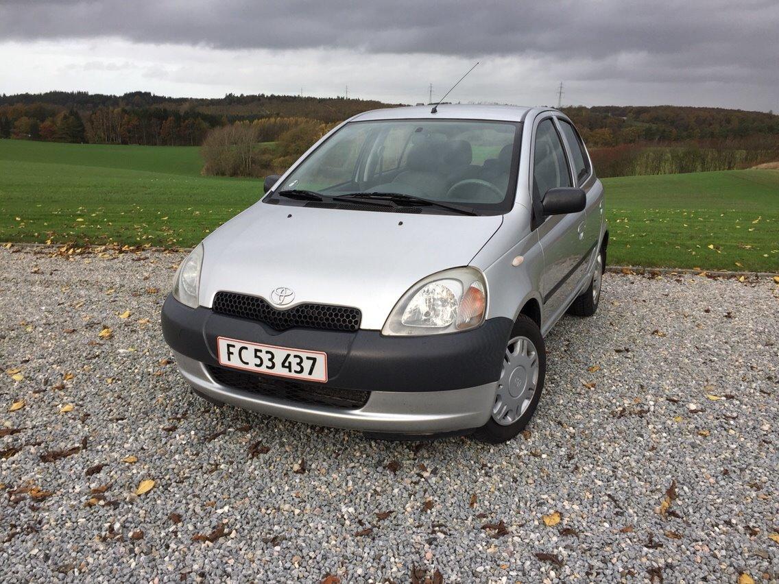 Toyota Yaris 1000 16V billede 2