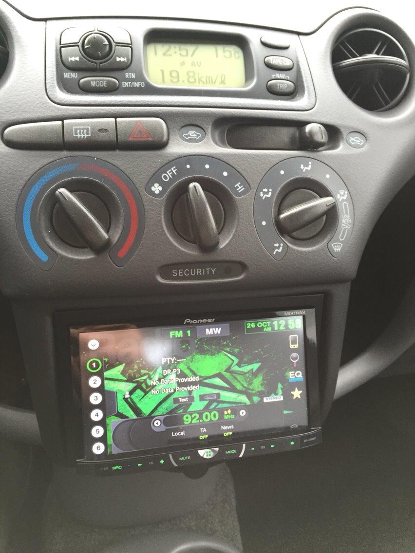 Toyota Yaris 1000 16V billede 8