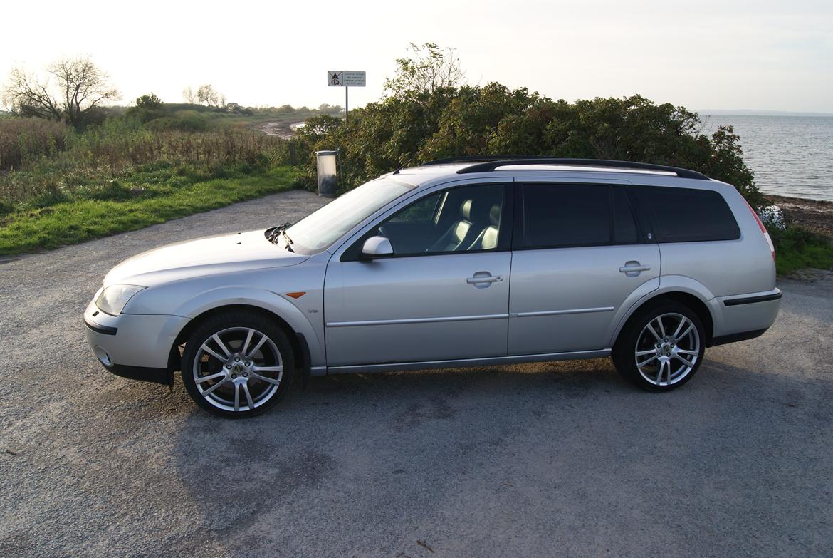 Ford Mondeo 2,5 V6 Stationcar billede 2