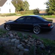 BMW E39 528