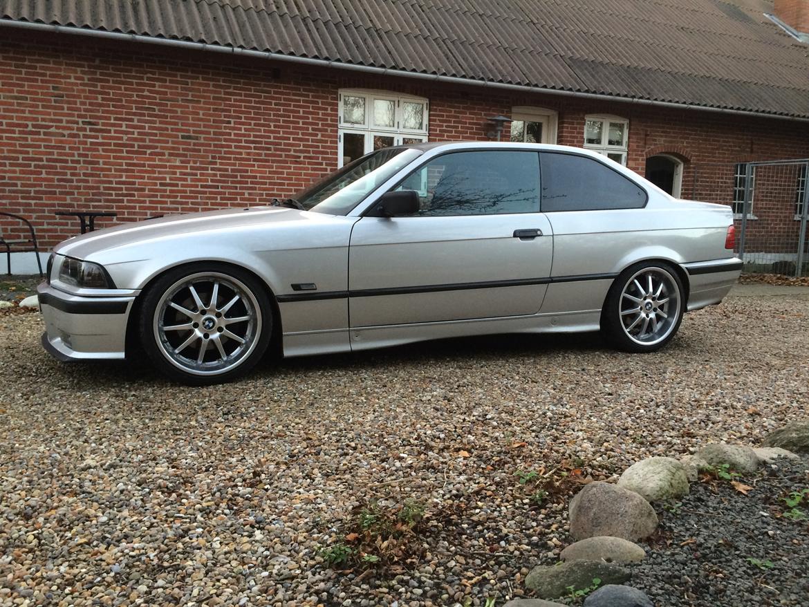 BMW E36 325i coupé "SOLGT" billede 1