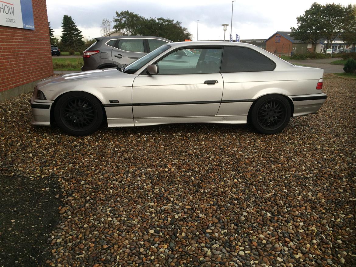 BMW E36 325i coupé "SOLGT" - Sådan så den ud da jeg fik den.. billede 10