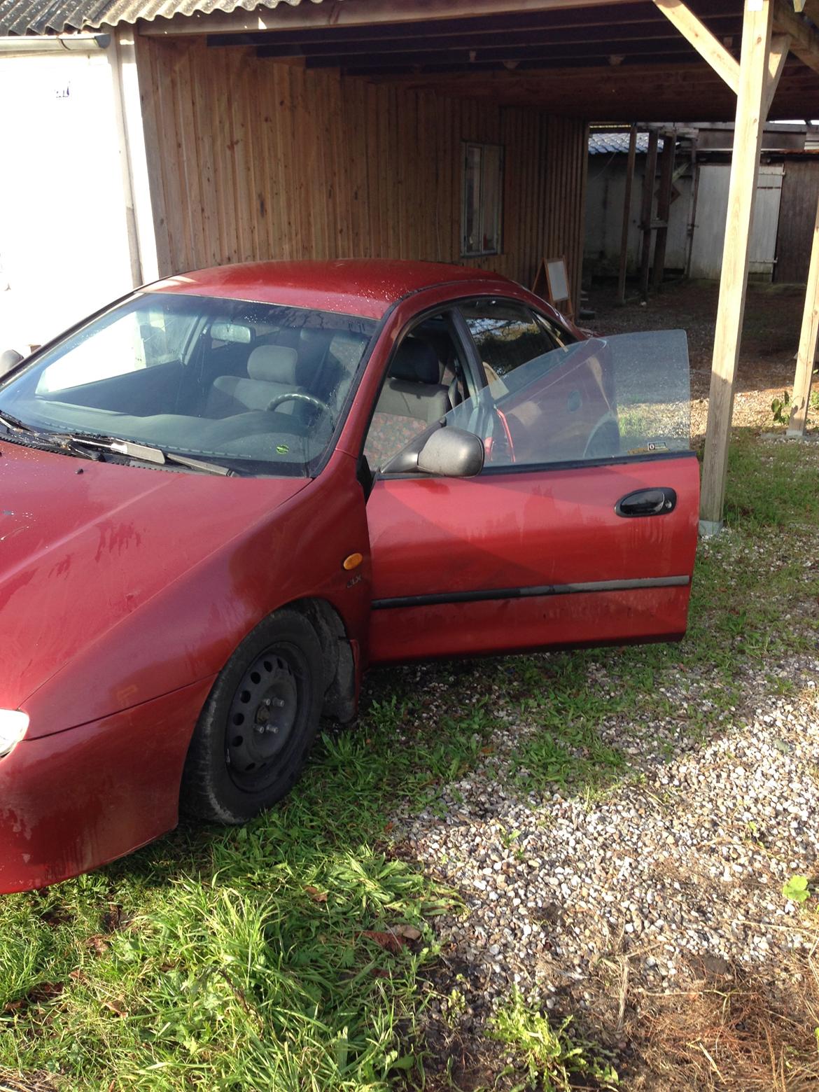 Mazda 323F sold billede 12