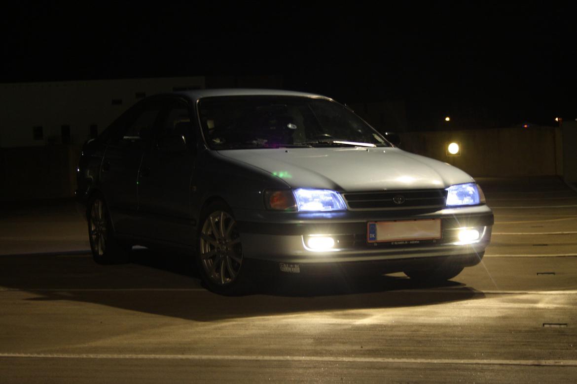 Toyota Carina E 1.6 SLI billede 1