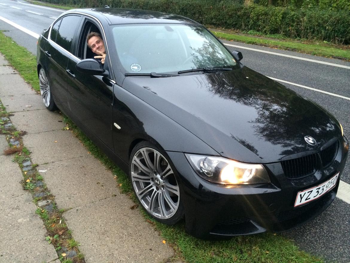 BMW 320i E90 billede 23