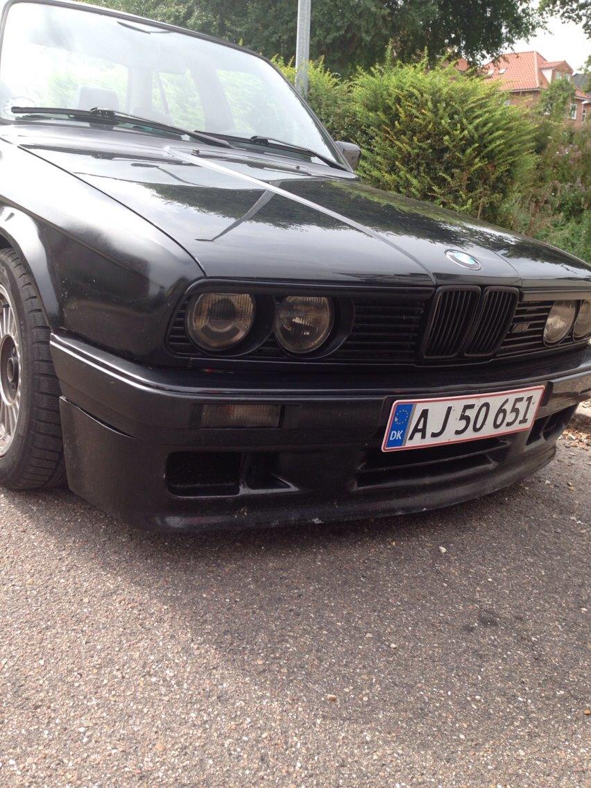 BMW E30 325i billede 1