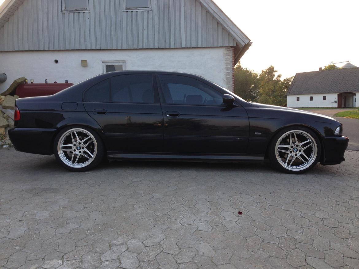 BMW E39 528 billede 1