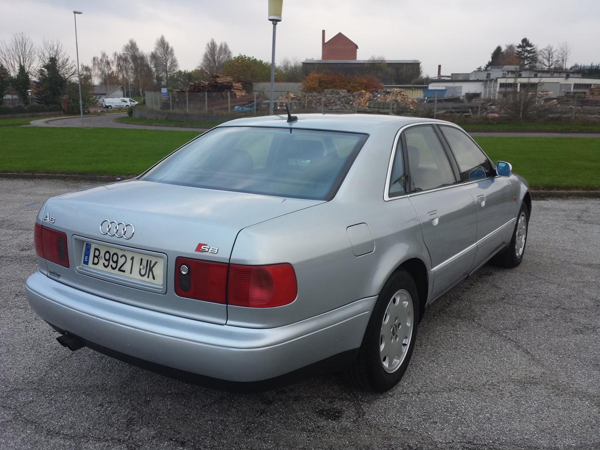 Audi A8 4.2 V8 Quattro billede 7