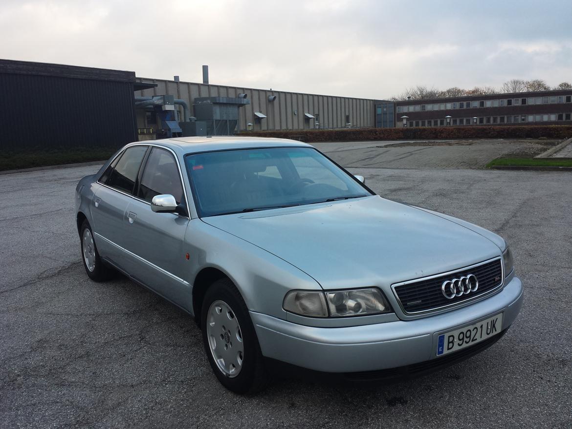 Audi A8 4.2 V8 Quattro billede 2