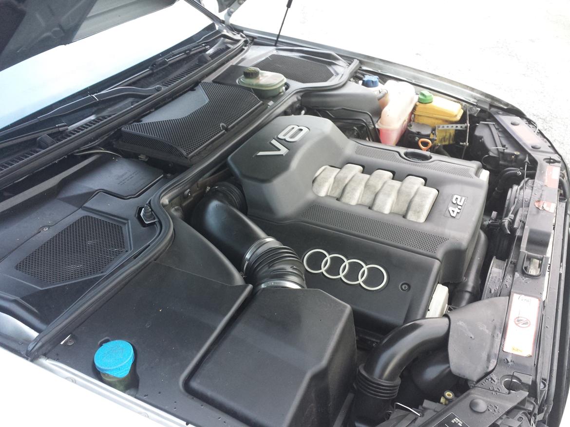 Audi A8 4.2 V8 Quattro billede 15