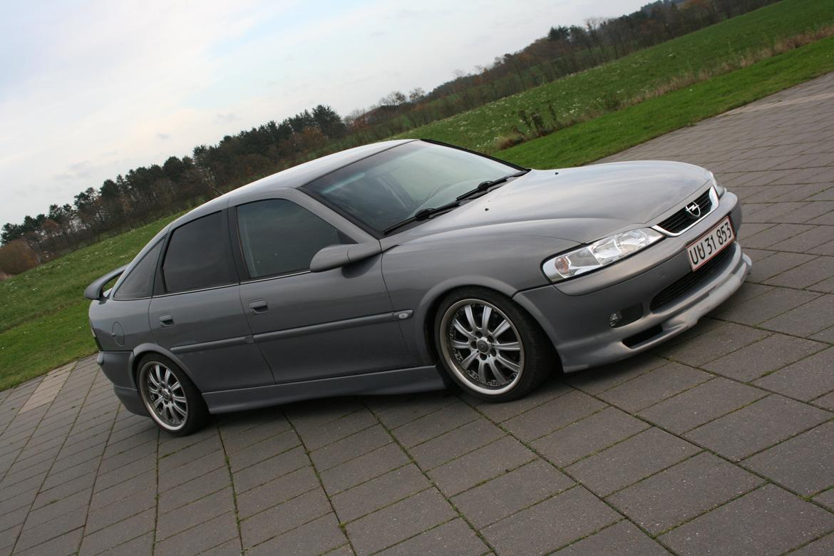 Opel Vectra B billede 1