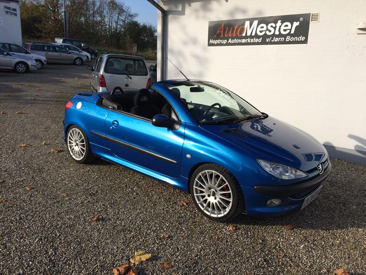 {{currentPhoto.altText}} billede {{currentPhoto.number}}