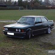 BMW 320 e21