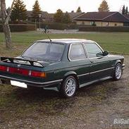 BMW 320 e21