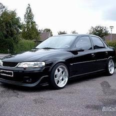 Opel Vectra B*Den sorte*