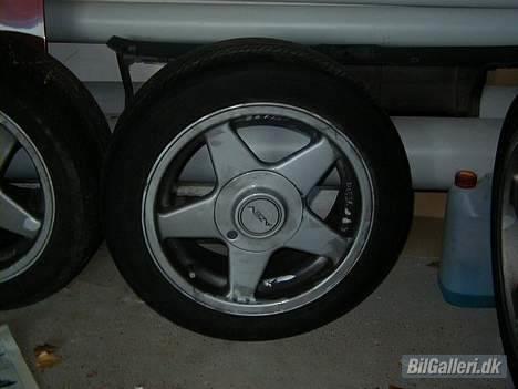 Toyota Corolla 1,6 GT Twin Coupé - Fælgene kommer på når bilen er færdig renoveret! billede 3