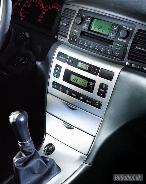 Toyota Corolla T Sport - Fuldautomatisk klimaanlæg. billede 4