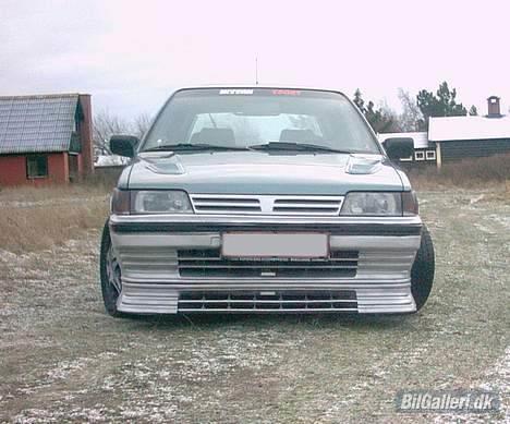 Nissan Sunny 1.6 slx billede 1