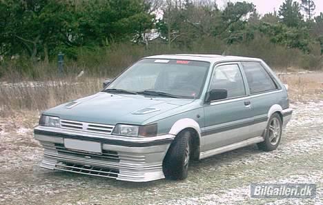 Nissan Sunny 1.6 slx billede 4