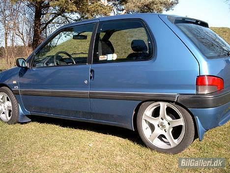 Peugeot 106 xs Skrottet :-( - Der er ikke meget afstand fra skærmen til dækket billede 4