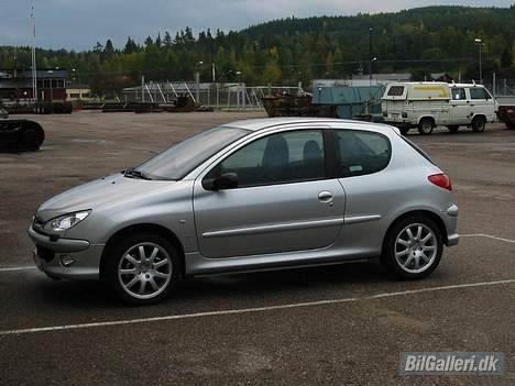 Peugeot 206 GTi billede 2