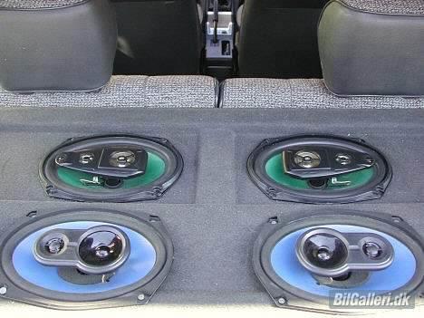Mitsubishi Colt 1.5 GL *SKROTTET* - Hattehylde - Højtalerne er defekte.. Der skal nye til ! billede 10
