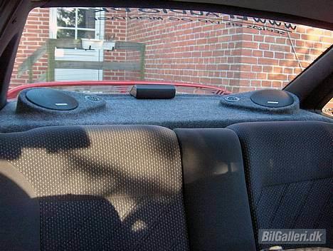 Opel Vectra A (R.I.P) - Hjemmelavet hattehylde med DLS UP 6a billede 9