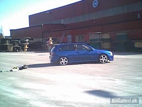 Nissan Almera Turbo billede 1