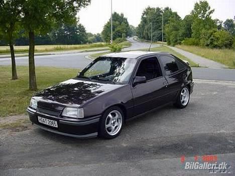 Opel Kadett  2,0 16V GSI Solgt billede 3