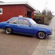 Opel ascona b 2,0s