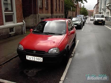 Opel Corsa B!       - Sådan så den ud da jeg fik den, dog eftermonterede jeg spejle billede 11