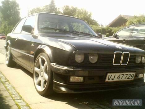 BMW e30 billede 1