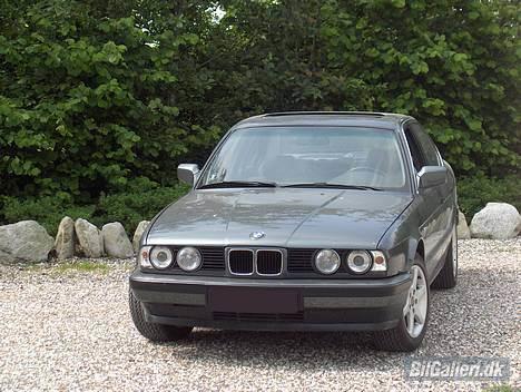 BMW 520 iA E34 *SOLGT* billede 1