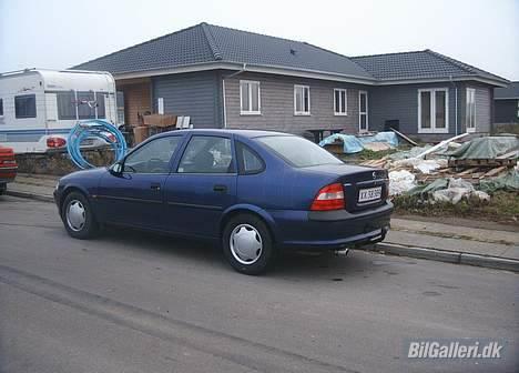 Opel Vectra B 1,8i 16v   Solgt - Billedet er taget dagen efter jeg hentede den billede 4