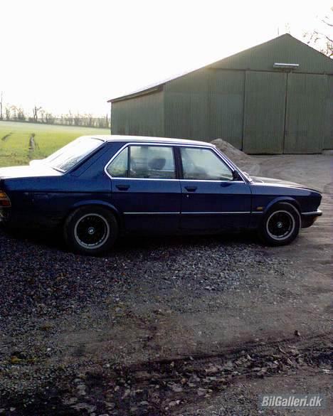 BMW E28 billede 1