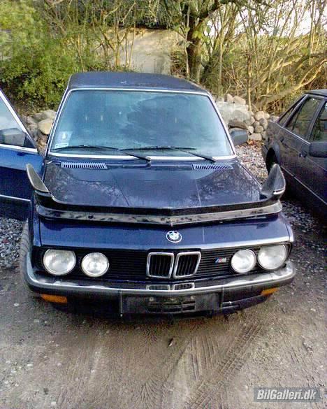 BMW E28 - Frontspoiler der skal på. billede 7