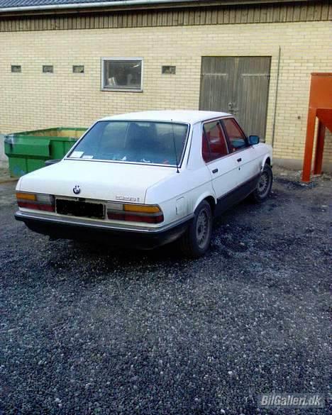 BMW E28 - Konens bil også en 2,8I automat. billede 9