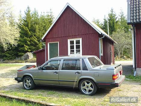 Volvo 740 - Så kom sommer fælgene på igen... uhmm... her i sit hjemme land.. sverige... en lille tur til sommerhuset... :) billede 15