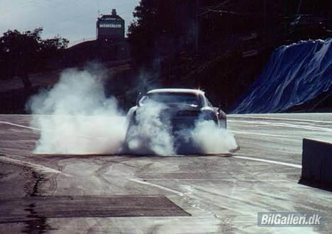 Toyota Supra *SOLGT* - Billed er ikke af min men en kammi, der laver røg. billede 5