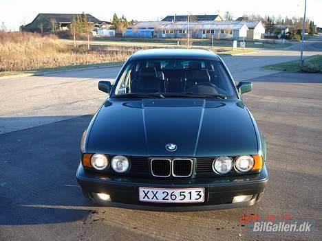 BMW 525i 24v st.car (SOLGT) billede 2