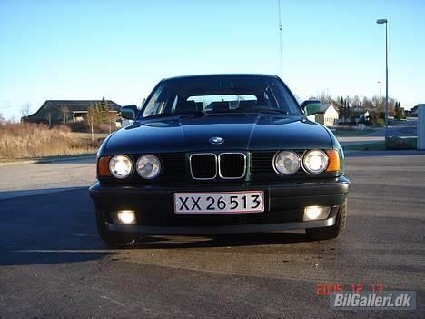 BMW 525i 24v st.car (SOLGT) billede 3