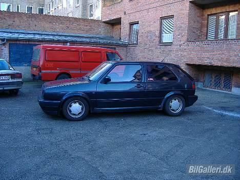 VW Golf GTI 16V - Øv hvor ser den kedelig ud, med vinter fælge! ;-) billede 2