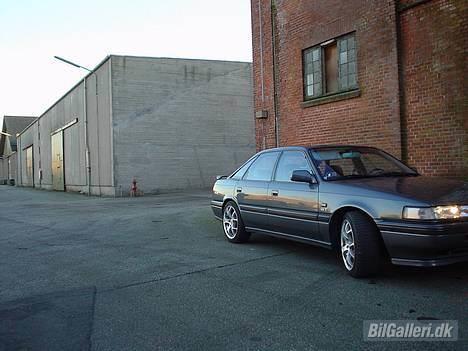 Mazda 626 2.0i GT-16 - Taget den 18/12-05. Aalborg havn, med vinterhjulene. billede 5