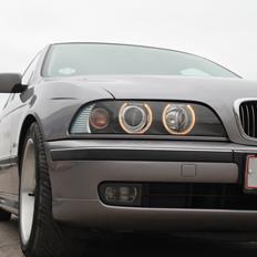 BMW E39 523i