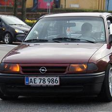 Opel Astra 1.6 (Wunderbaumwagen)