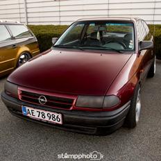 Opel Astra 1.6 (Wunderbaumwagen)