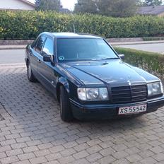 Mercedes Benz 300 E  w124