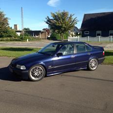 BMW 328i